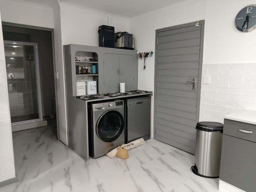 2 Bedroom Property for Sale in Westhill Western Cape